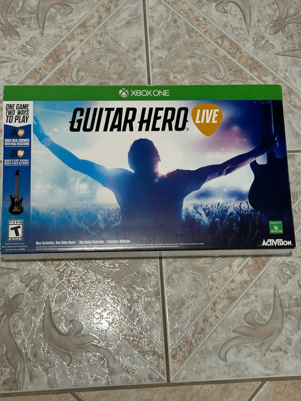 Guitar Hero Live XBox One Bundle New Open Box